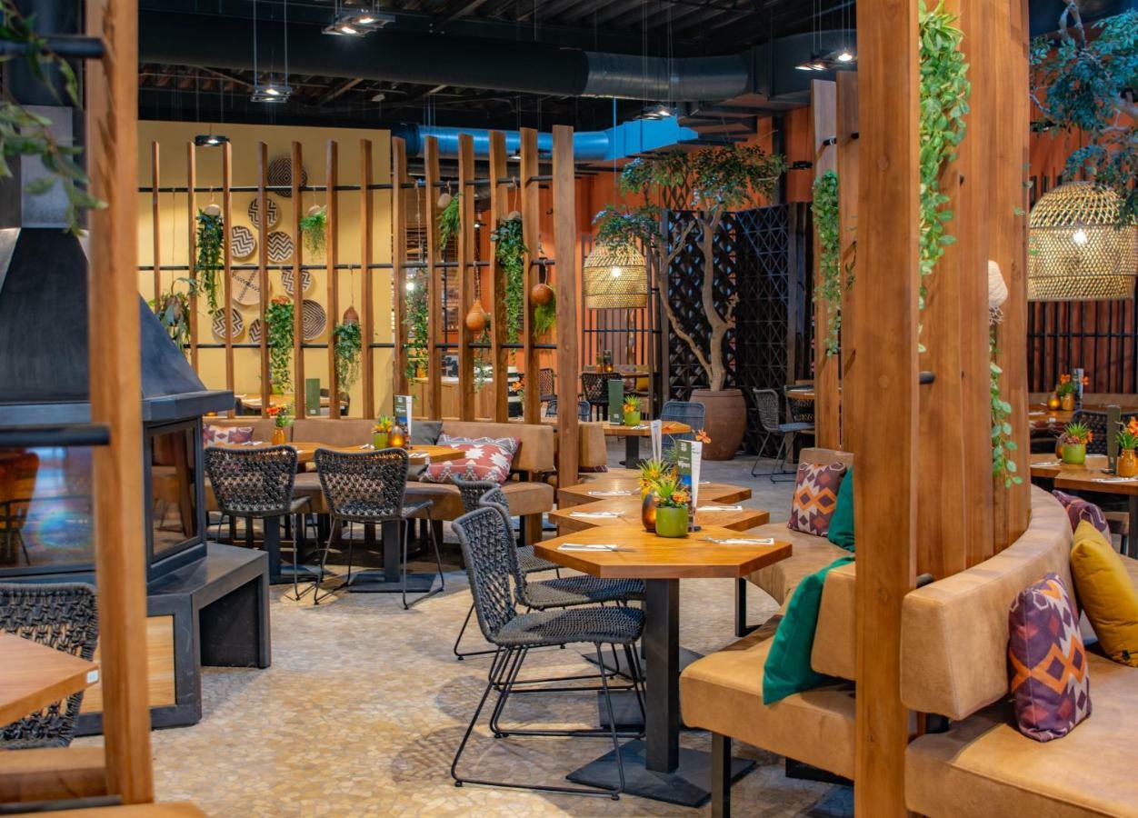 Safari Resort Beekse Bergen Хилваренбек Екстериор снимка